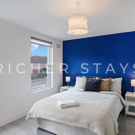 Large Home For Contractors & Families - Garden & Amenities London Eksteriør billede