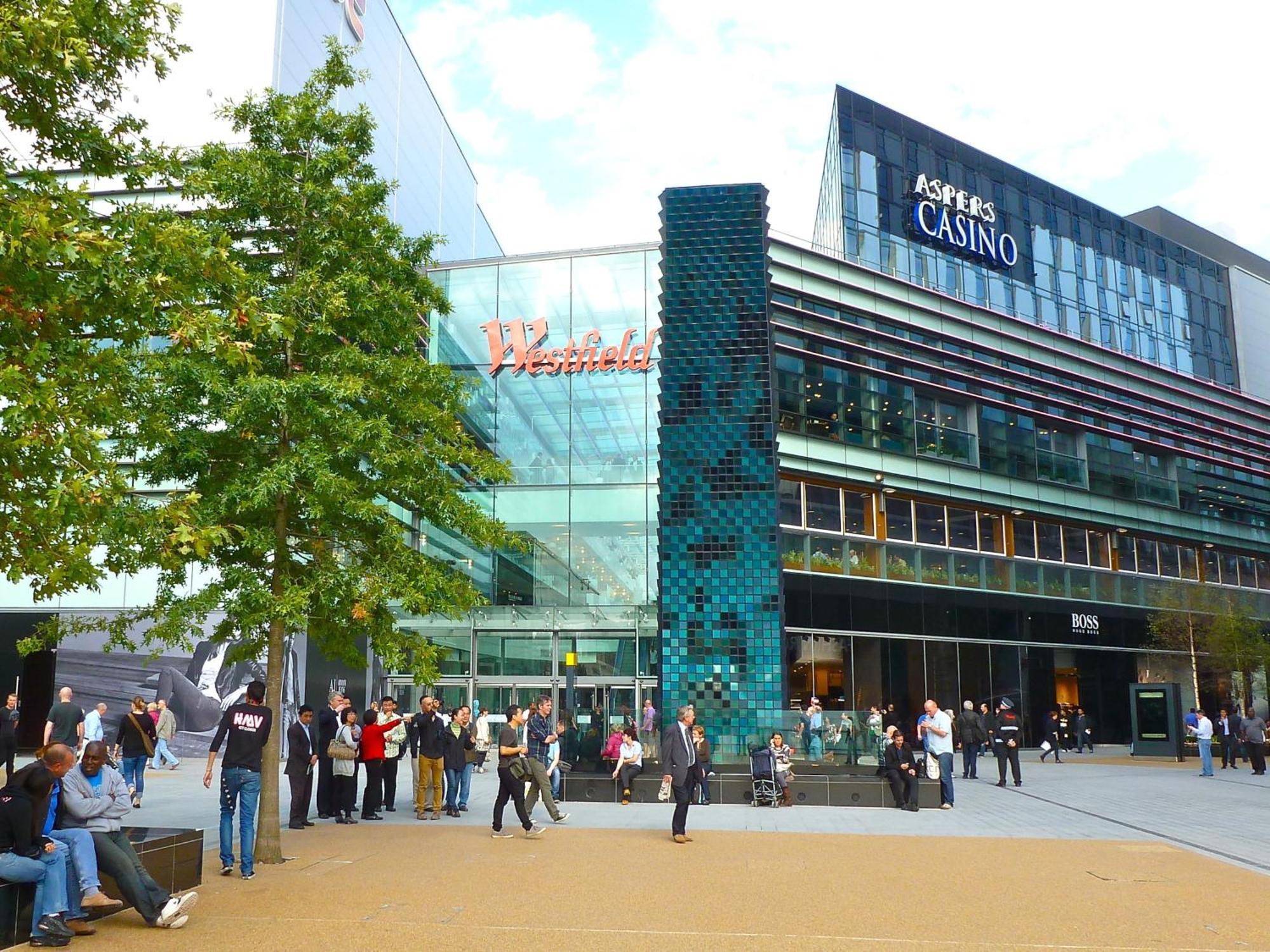 Large Home For Contractors & Families - Garden & Amenities London Eksteriør billede