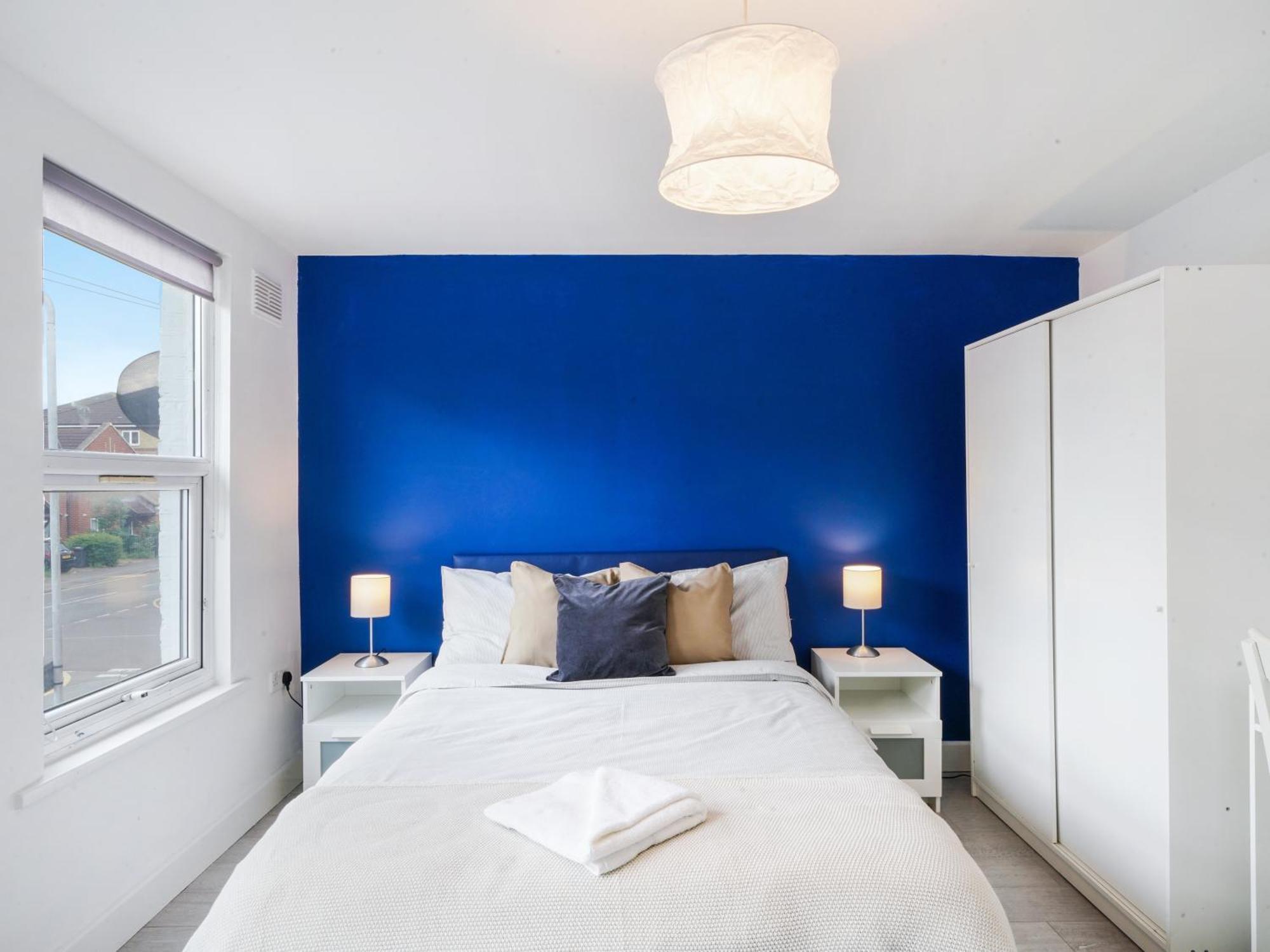 Large Home For Contractors & Families - Garden & Amenities London Eksteriør billede