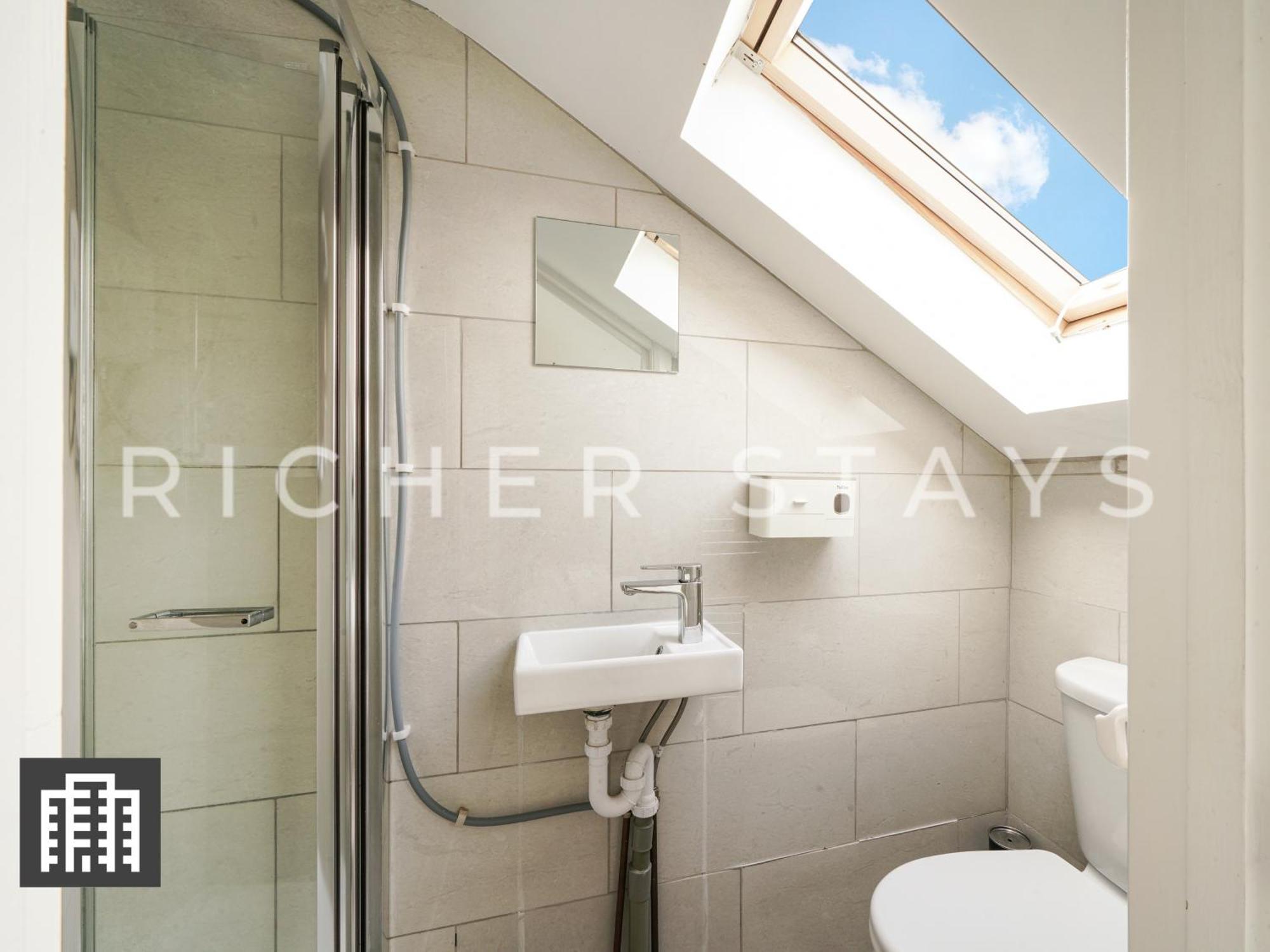 Large Home For Contractors & Families - Garden & Amenities London Eksteriør billede